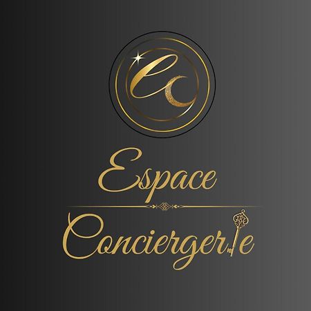 Grand Appartement Avec Balcon Et Parking Gratuit Sur Place Paříž Exteriér fotografie