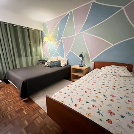 Grand Appartement Avec Balcon Et Parking Gratuit Sur Place Paříž Exteriér fotografie