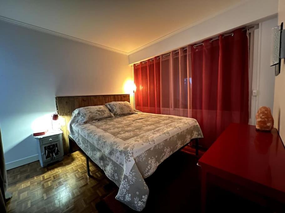 Grand Appartement Avec Balcon Et Parking Gratuit Sur Place Paříž Exteriér fotografie