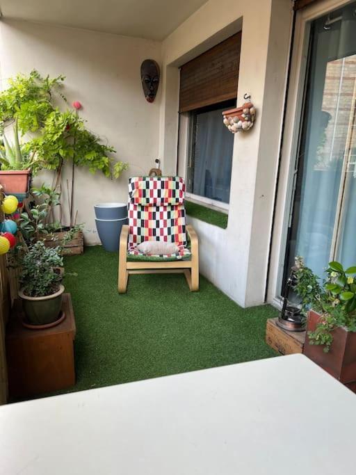 Grand Appartement Avec Balcon Et Parking Gratuit Sur Place Paříž Exteriér fotografie